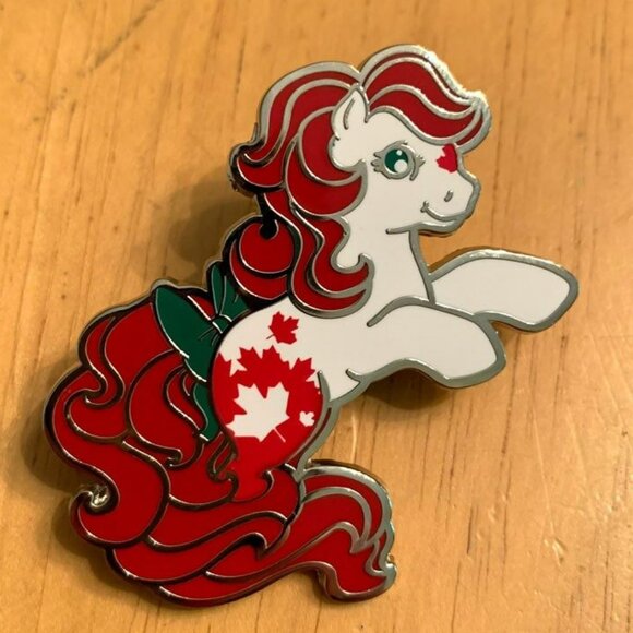 Maple pony / horse mascot metal pin from 2021 - Picture 1 of 1